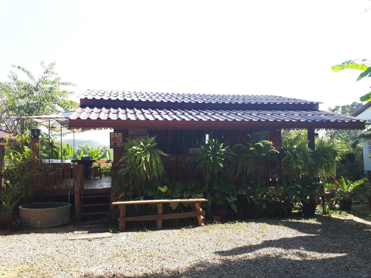 夜占县 Baan Bar Cafe酒店 外观 照片